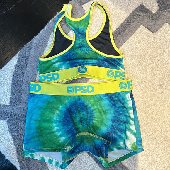 PSD women  yoga set of bra and shorts. Size Small. - Picture 2 of 3